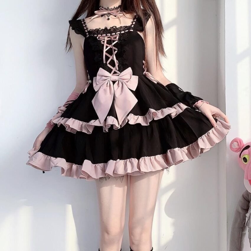 Pink-and-black-kawaii-cute-Lolita-Tiered-Suspender-Dress (9)